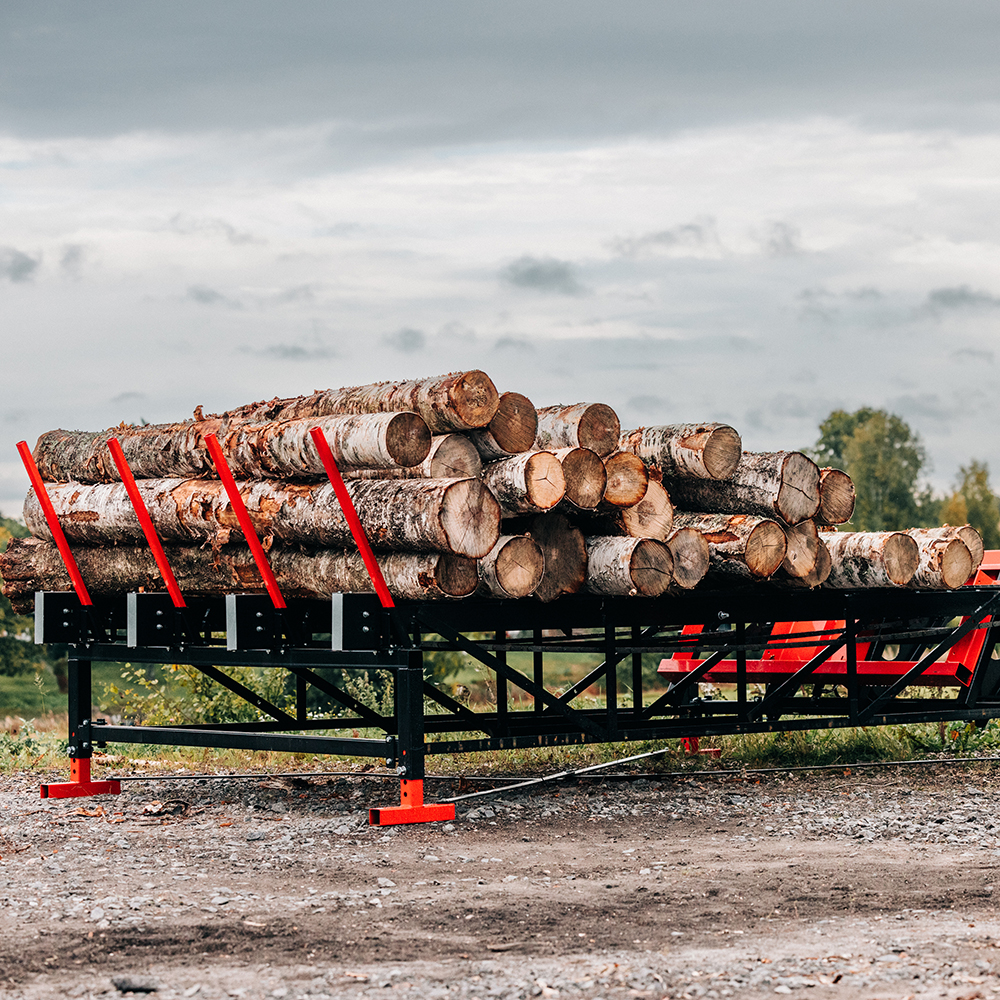 Large firewood processors, such as Palax C1000, C900 and KS 45S, suit ideally together with Palax Mega log table.