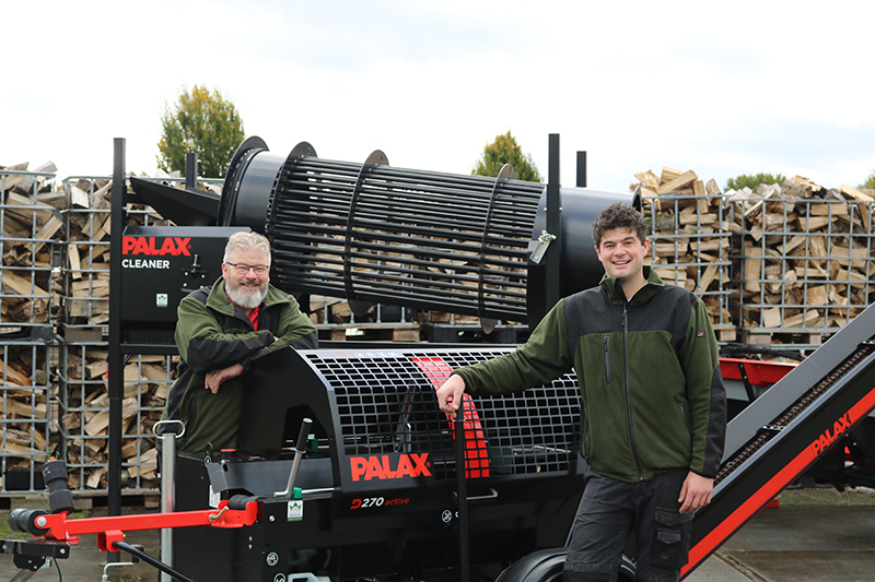 Henk and Lars Habers From Groentechniek Habers Represent Palax Firewood Processors.