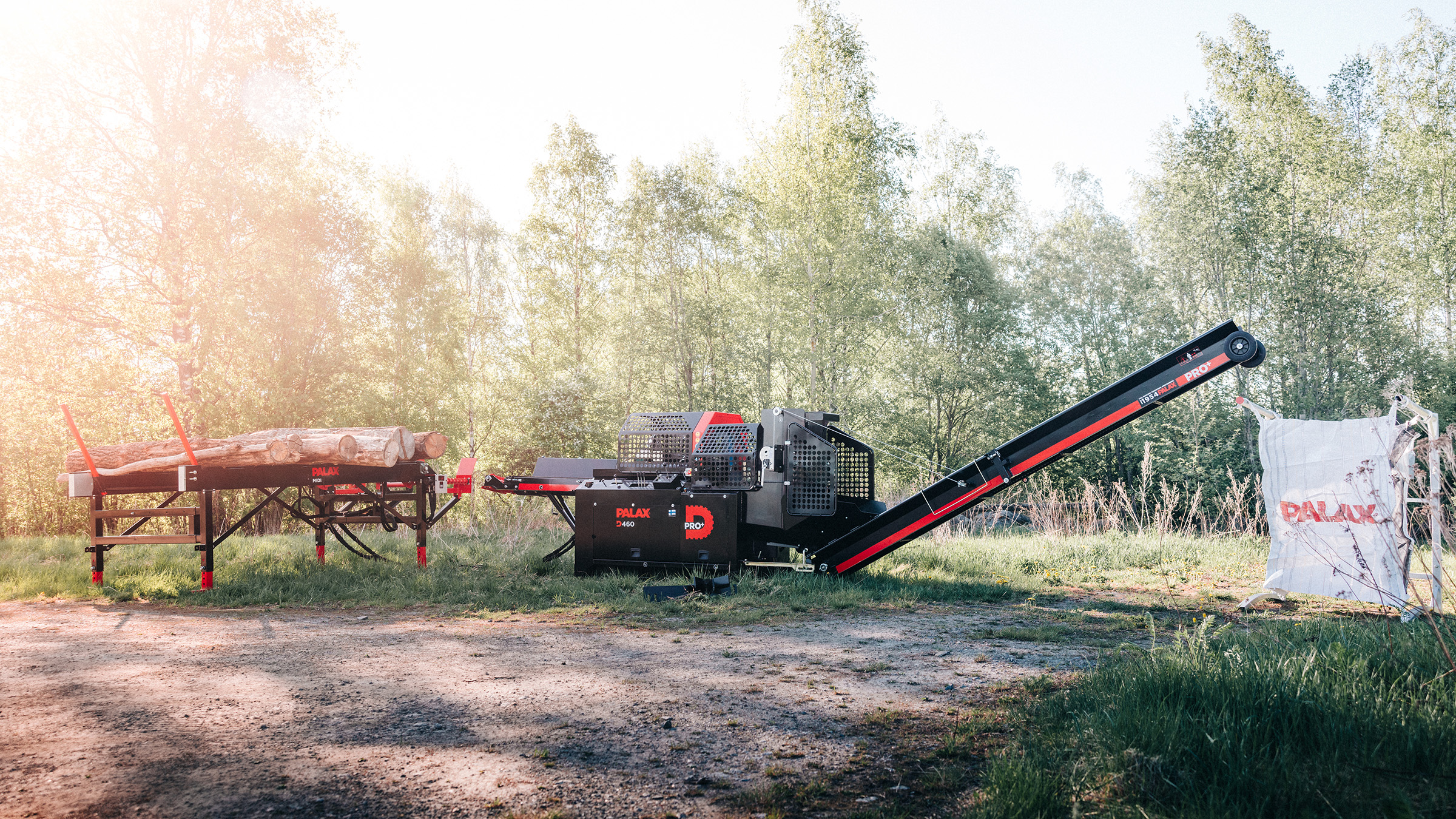 Palax D460 firewood processor production line.