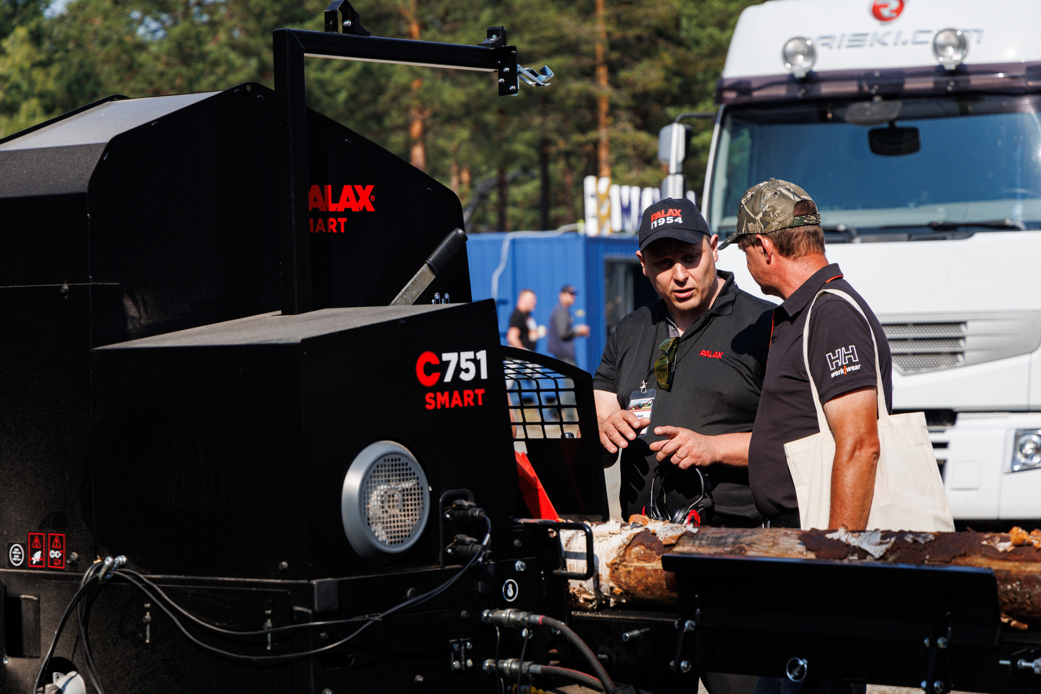 Esittelyssä Palax C751 Smart pyöröteräkone.